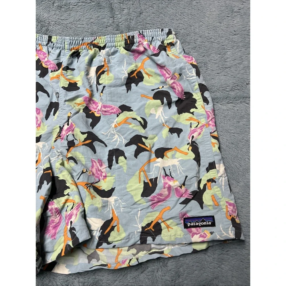 Patagonia Swim Shorts Mens XL Blue Graphic Logo Flamingos 3 Pocket Swimsuit